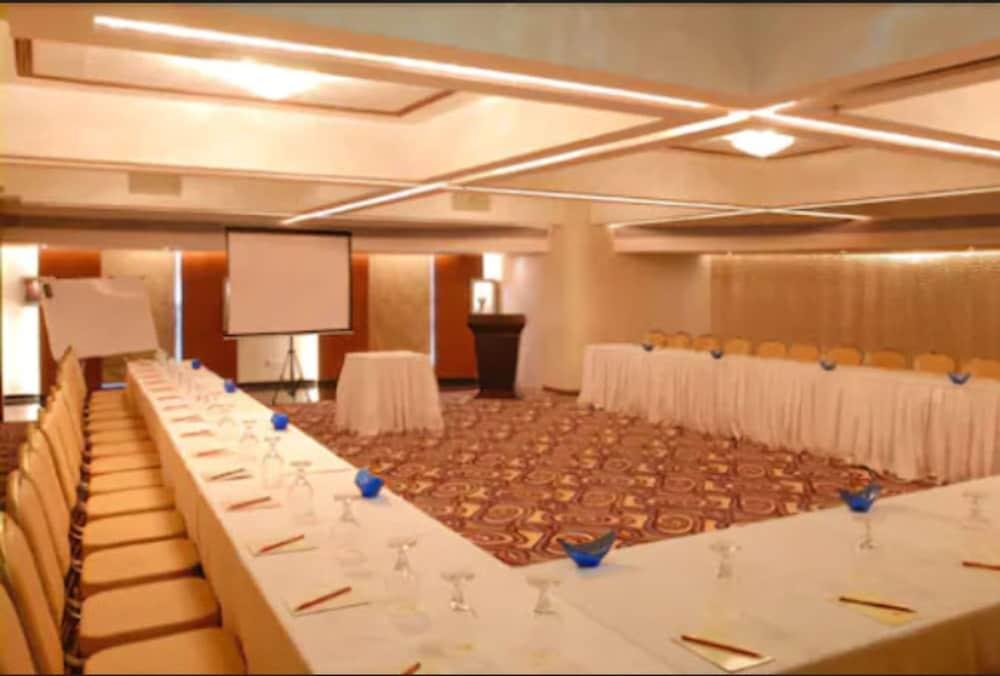 Peninsula Grand Hotel Mumbai Exterior foto