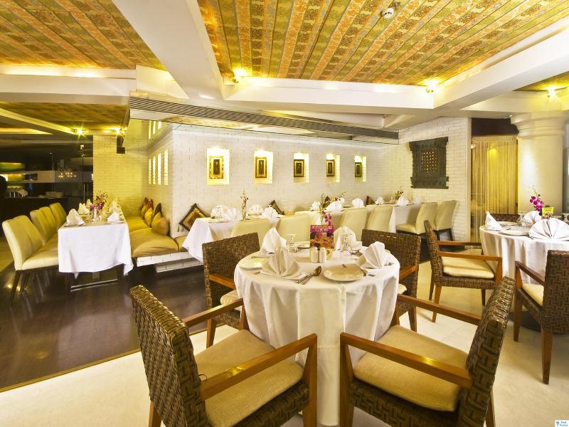 Peninsula Grand Hotel Mumbai Exterior foto